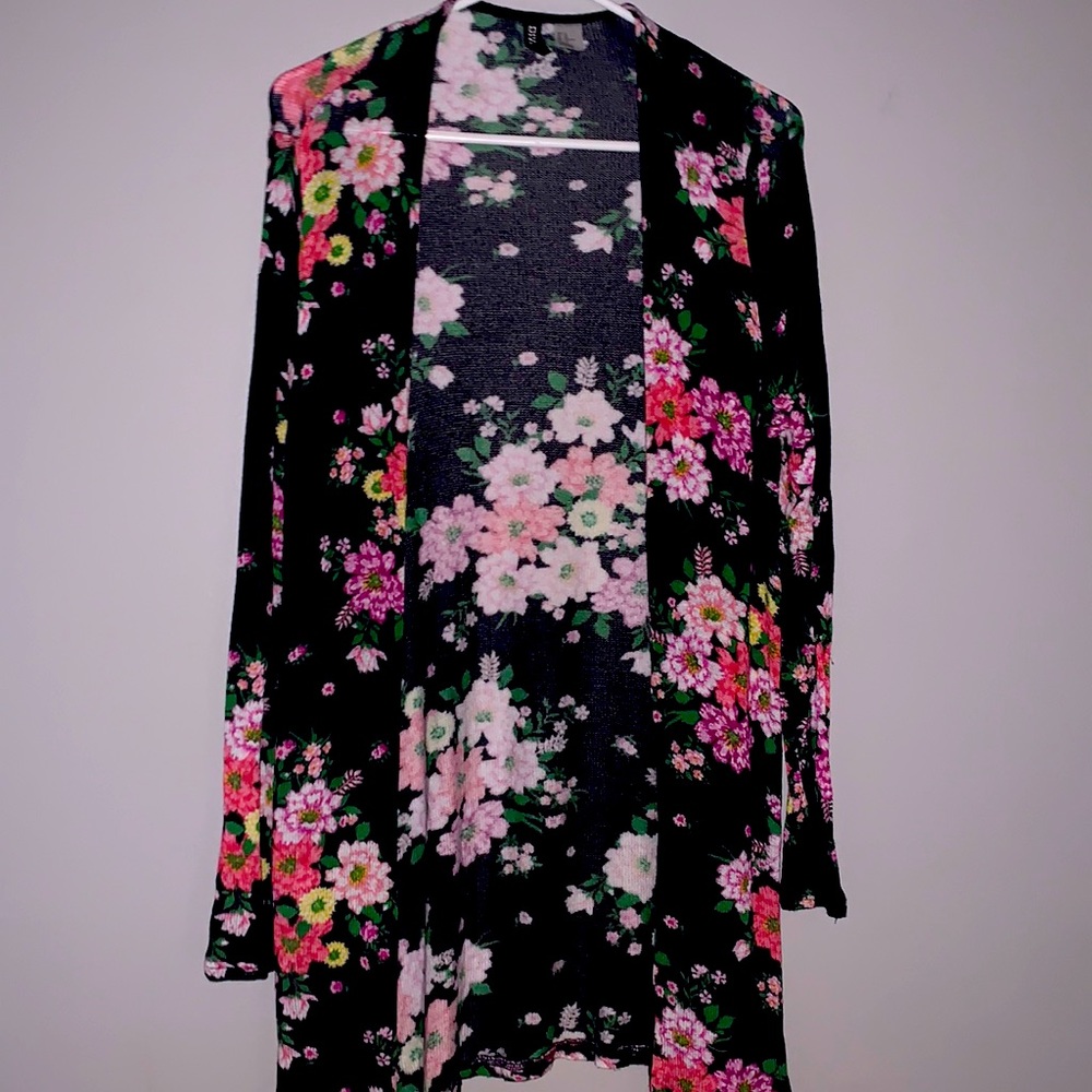 Lightweight Knit Floral Cardigan